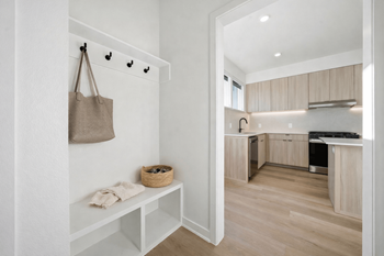 Built-in entry drop zone*